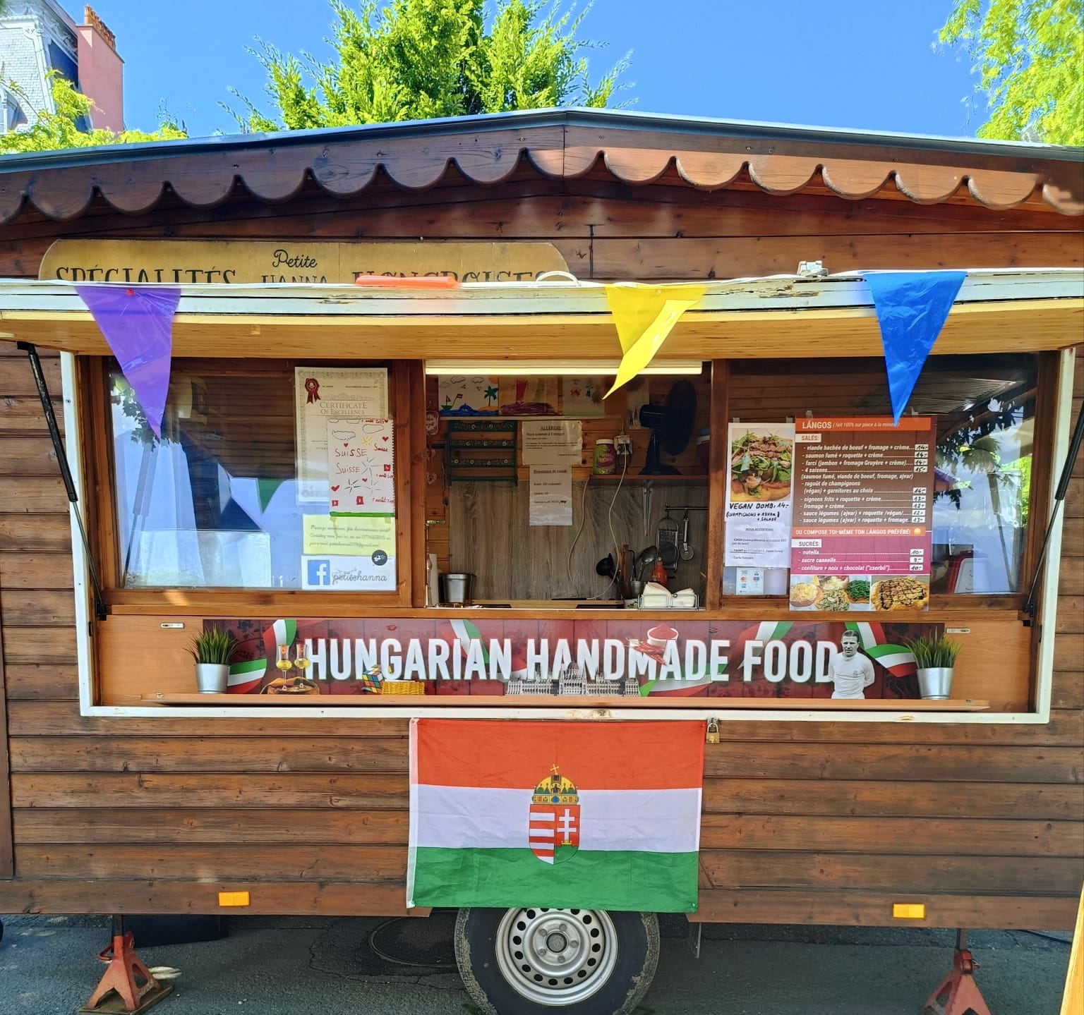 Petite Hanna food truck